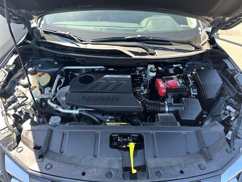 Used 2025 Nissan Rogue SV FWD image 34