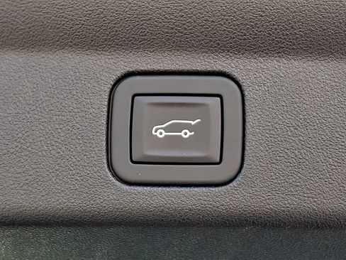 Certified 2025 Cadillac Escalade IQ Luxury 2 AWD/4WD image 29