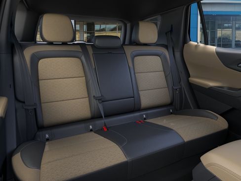 New 2026 Chevrolet Equinox ACTIV w/ Convenience Package III AWD/4WD image 18