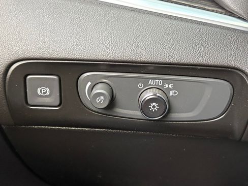 Used 2020 Buick Enclave Avenir w/ Avenir Technology Package image 17