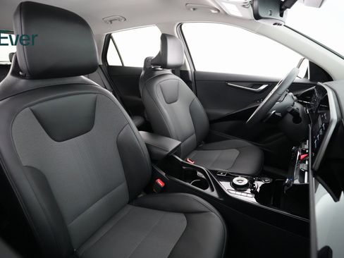 Used 2025 Kia Niro Wind image 8