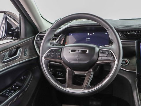 Used 2023 Jeep Grand Cherokee L Limited image 12