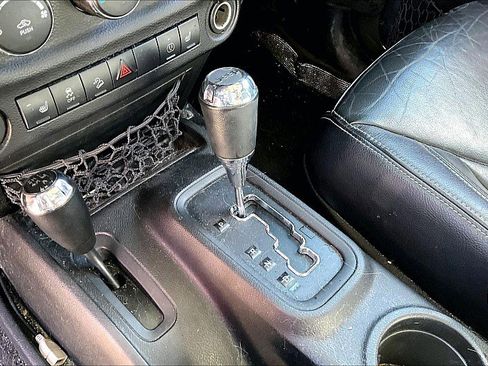 Used 2015 Jeep Wrangler Unlimited Sahara w/ Connectivity Group image 18