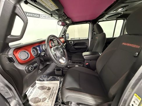 Used 2018 Jeep Wrangler Unlimited Rubicon w/ Cold Weather Group image 14