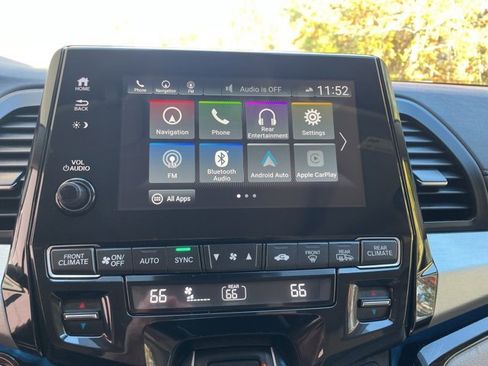 Certified 2022 Honda Odyssey Touring image 24