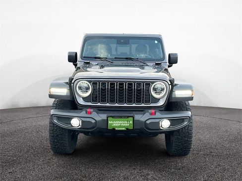 Certified 2024 Jeep Gladiator Rubicon w/ Convenience Group image 8