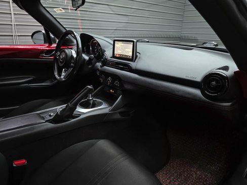 Used 2016 MAZDA MX-5 Miata Club RWD image 14