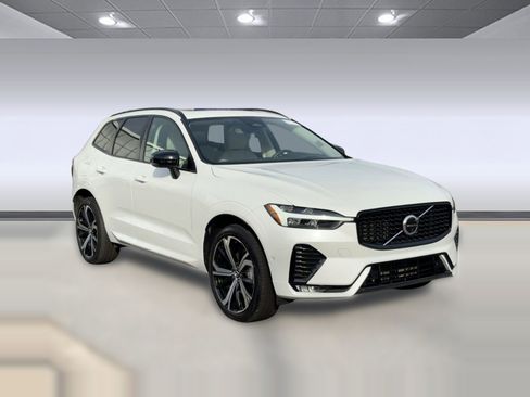 Certified 2023 Volvo XC60 B5 Ultimate w/ Protection Package Premier image 7