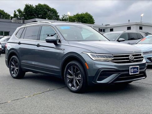 Used 2023 Volkswagen Tiguan SE w/ Panoramic Sunroof Package AWD/4WD image 1