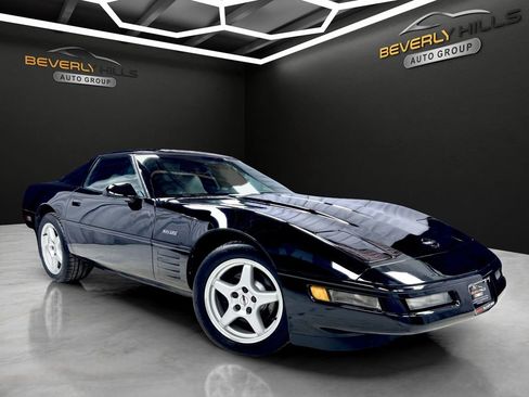 Used 1994 Chevrolet Corvette Coupe RWD image 7