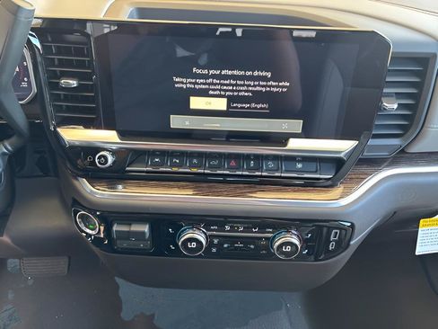 New 2026 GMC Sierra 1500 SLE w/ X31 Off-Road Package AWD/4WD image 9