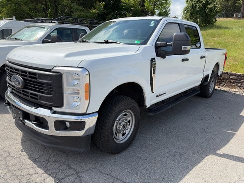 Used 2023 Ford F250 XL w/ 360-Degree Camera Package AWD/4WD image 2