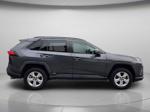 Used 2021 Toyota RAV4 LE AWD/4WD image 7