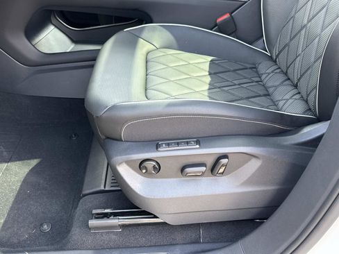 Certified 2025 Volkswagen Atlas SEL Premium R-Line image 19