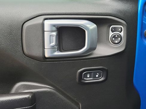 Used 2021 Jeep Gladiator Rubicon AWD/4WD image 24