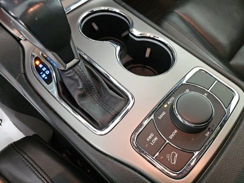 Certified 2021 Jeep Grand Cherokee Limited w/ Luxury Group II image 21