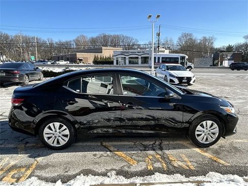 Used 2023 Nissan Sentra S image 9