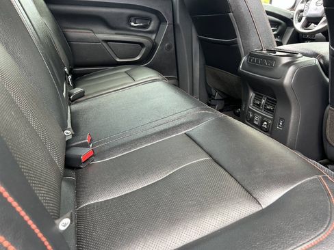 Used 2021 Nissan Titan PRO-4X w/ Pro-4x Convenience Package AWD/4WD image 14