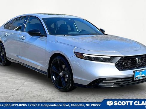 Used 2025 Honda Accord Sport image 1