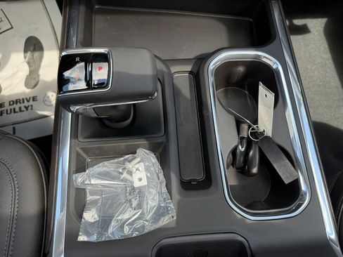 New 2026 GMC Sierra 1500 SLT w/ SLT Premium Plus Package image 18