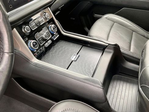 Used 2023 GMC Yukon Denali w/ Denali Reserve Package image 18