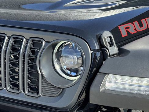 Used 2024 Jeep Wrangler Unlimited Rubicon image 7