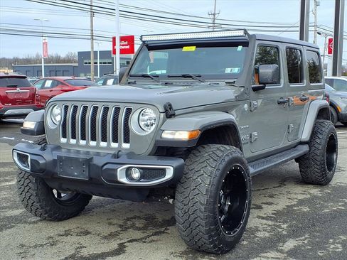 Used 2021 Jeep Wrangler Unlimited Sahara w/ Uconnect 4C Nav & Sound Group image 8