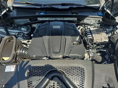 Used 2019 Porsche Macan S AWD/4WD image 12