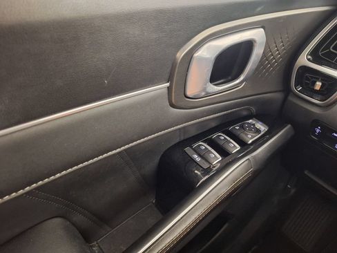 Used 2023 Kia Sorento SX FWD image 20