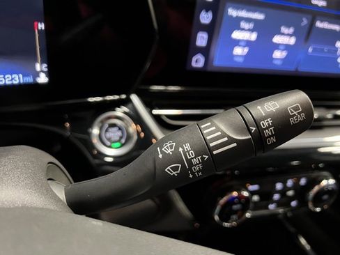 Used 2024 Chevrolet Trax RS w/ Driver Confidence Package image 32