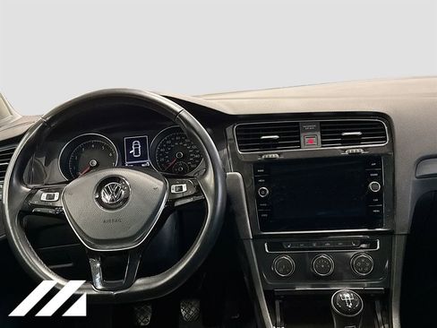 Used 2018 Volkswagen Golf SE FWD image 24