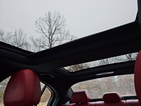 Used 2021 Alfa Romeo Giulia Ti Sport image 29