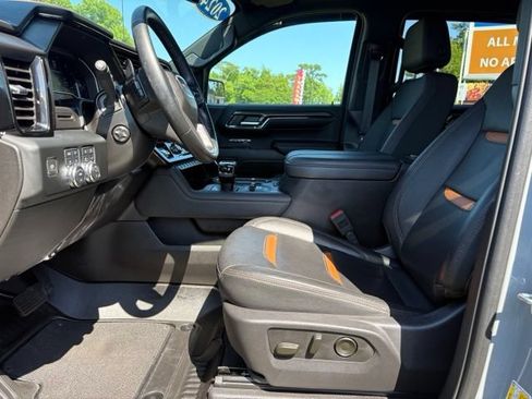 Used 2024 GMC Sierra 1500 AT4 w/ AT4 Premium Package AWD/4WD image 8