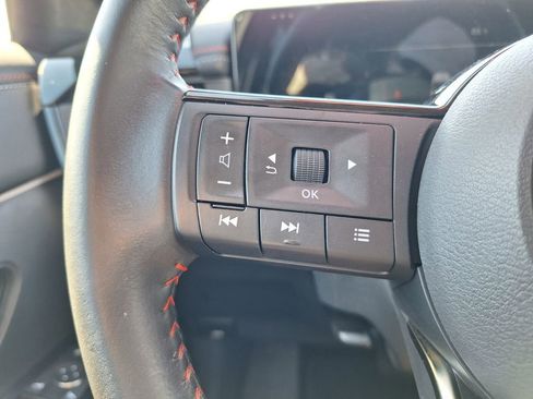 Used 2025 Nissan Kicks SR image 19