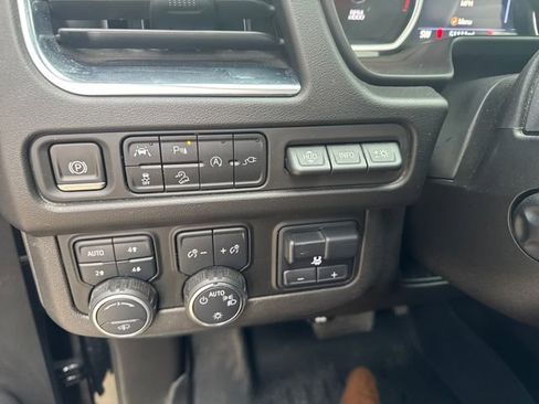 Used 2021 Chevrolet Suburban High Country image 30