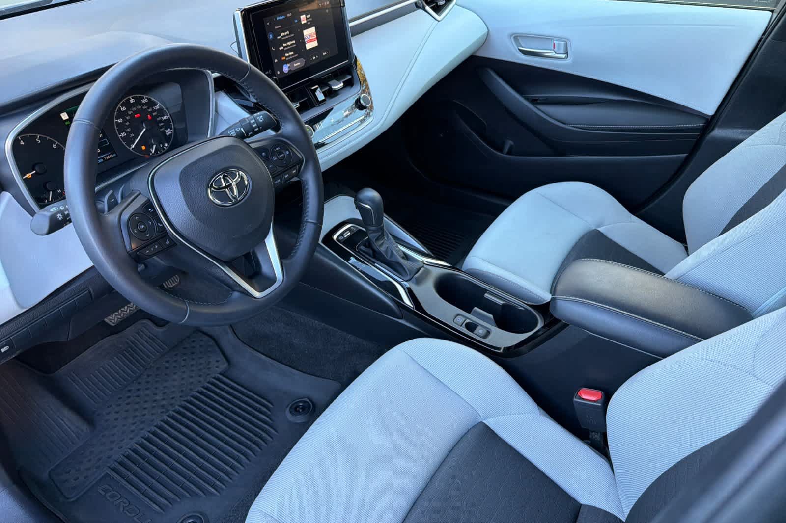 Used 2026 Toyota Corolla SE FWD image 13