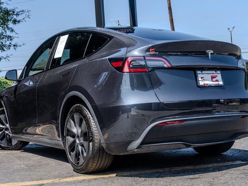 Used 2025 Tesla Model Y Long Range RWD image 22