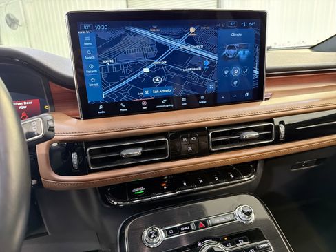 Used 2022 Lincoln Nautilus Reserve w/ Equipment Group 202A image 19