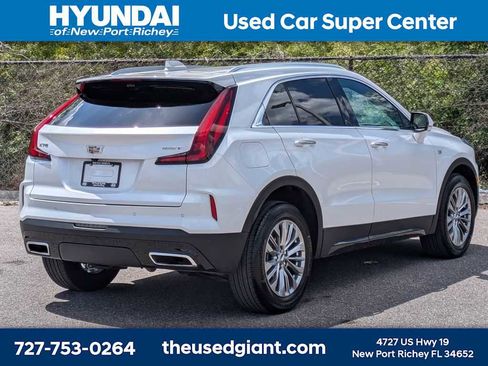 Used 2025 Cadillac XT4 Premium Luxury w/ Technology Package image 5