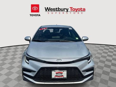 Certified 2024 Toyota Corolla SE FWD image 3