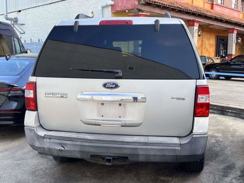 Used 2007 Ford Expedition XLT image 3