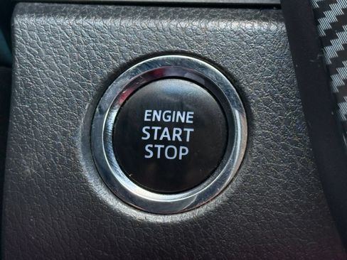 Used 2018 Toyota Camry SE w/ Convenience Package FWD image 32