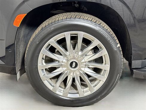 Used 2021 Cadillac Escalade ESV Premium Luxury image 32