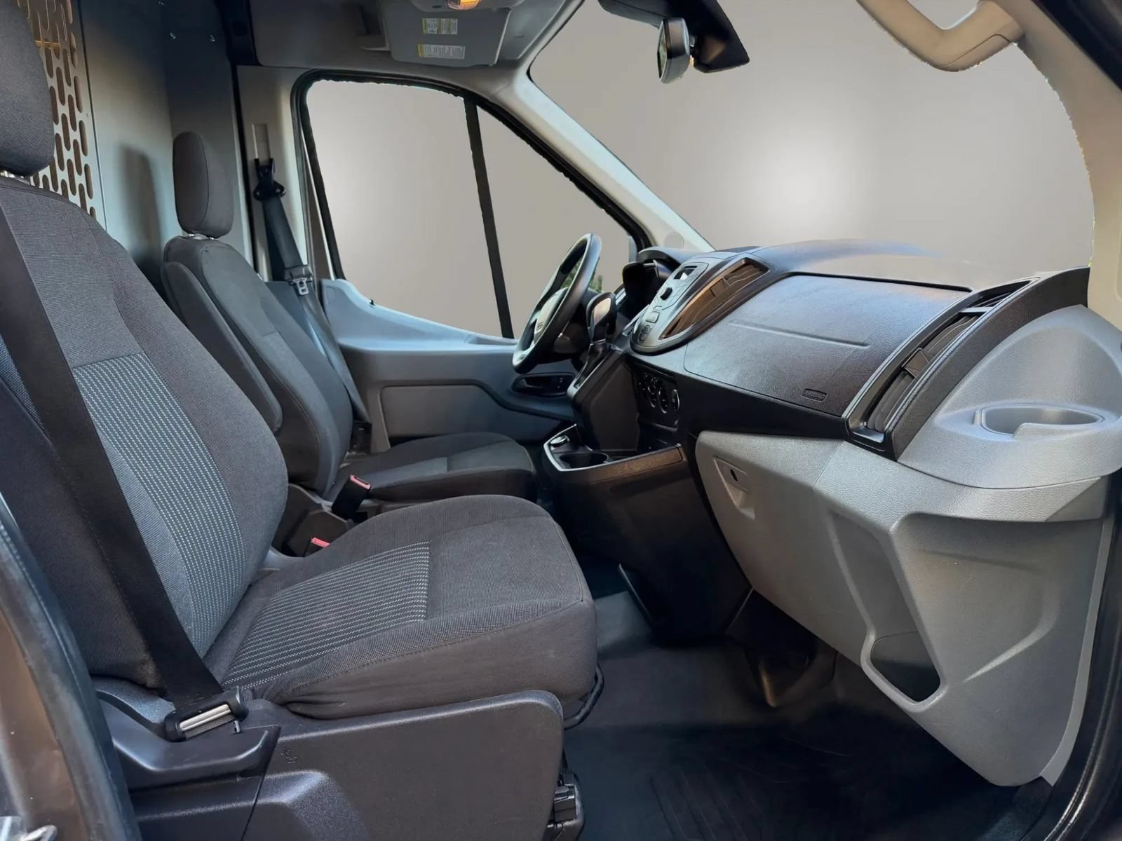 Used 2018 Ford Transit 250 148 Medium Roof RWD image 18