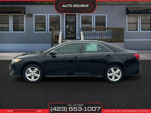Used 2013 Toyota Camry SE image 4