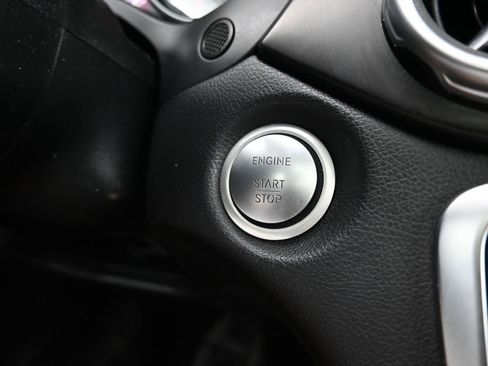 Used 2019 Mercedes-Benz GLA 250 4MATIC image 28