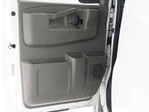 Used 2016 Chevrolet Express 2500 RWD image 75