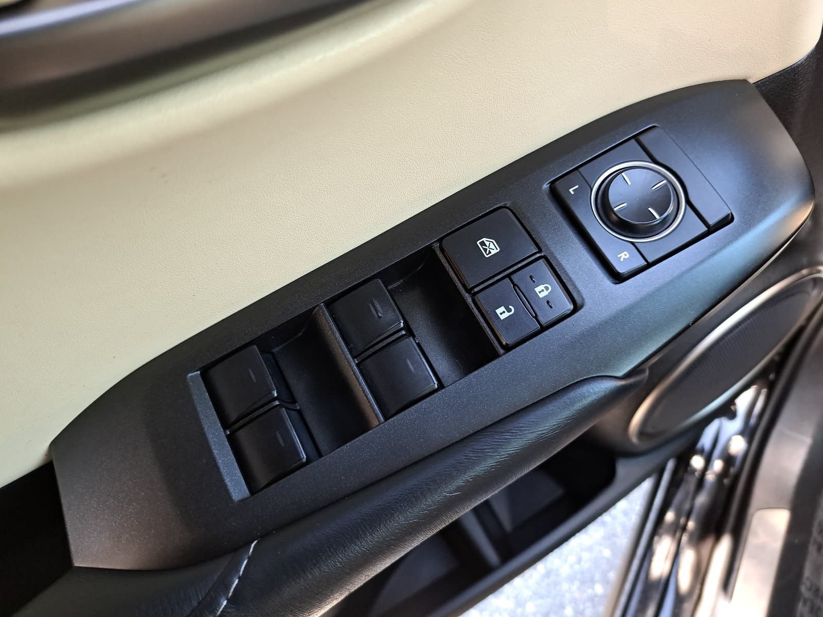 Used 2015 Lexus NX 200t FWD w/ Premium Package image 29