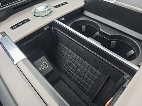 Used 2026 Lincoln Navigator Reserve AWD/4WD image 38