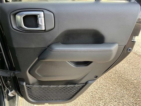 Used 2021 Jeep Wrangler Unlimited Rubicon image 23